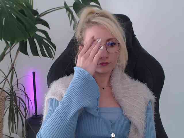 CinderellaMoon webcam