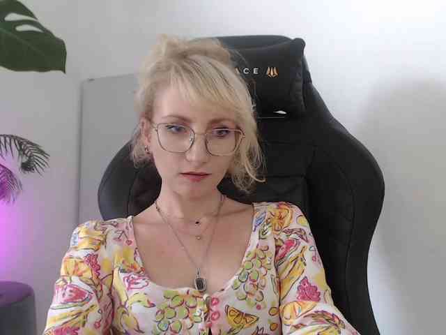 CinderellaMoon webcam