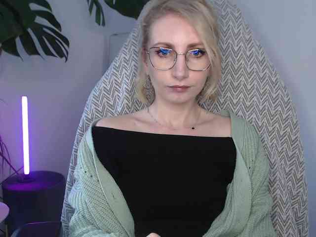 CinderellaMoon webcam