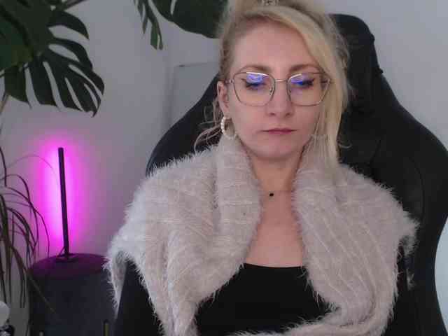 CinderellaMoon webcam