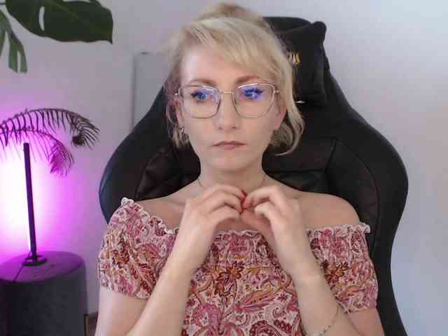 CinderellaMoon webcam