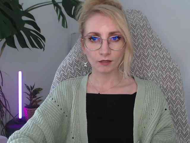 CinderellaMoon webcam