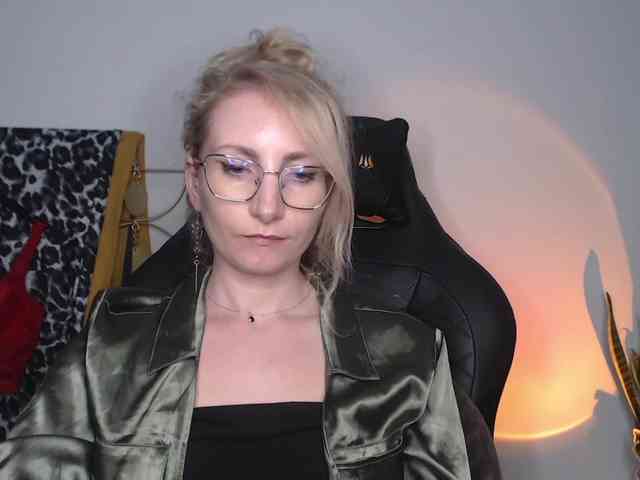 CinderellaMoon webcam