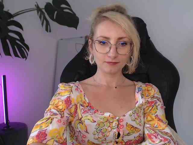 CinderellaMoon webcam