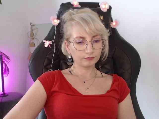 CinderellaMoon Live Webcam on BongaCams