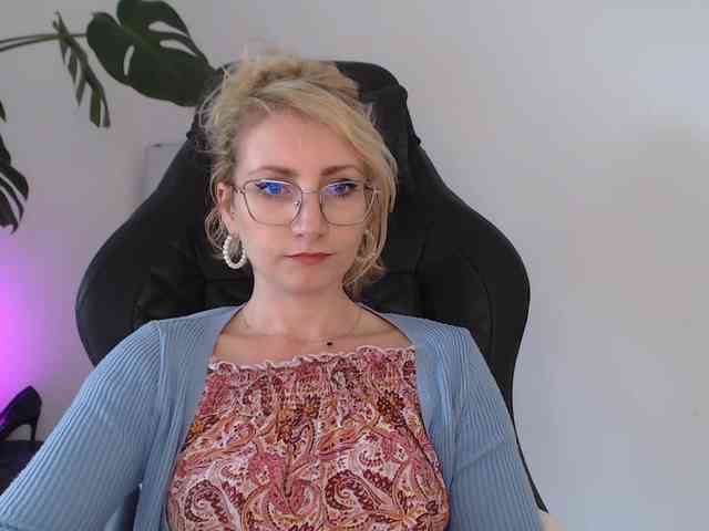 CinderellaMoon webcam