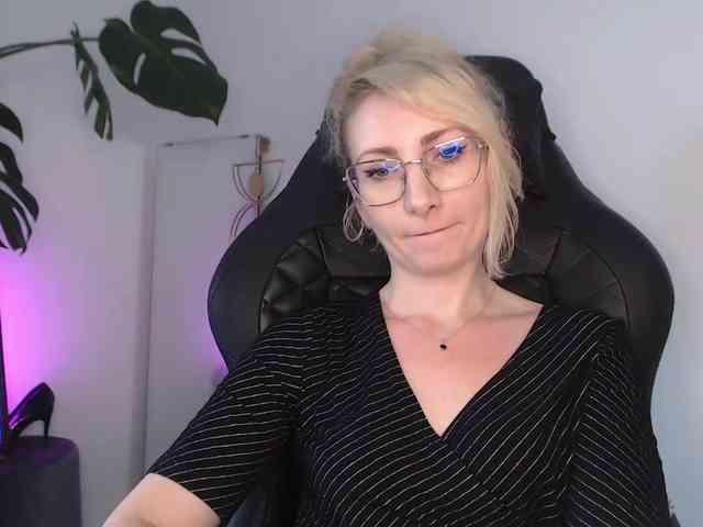 CinderellaMoon webcam