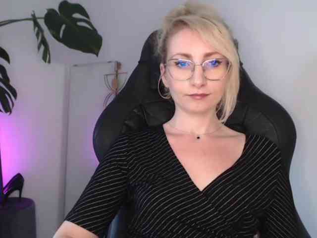 CinderellaMoon webcam
