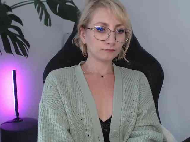 CinderellaMoon webcam