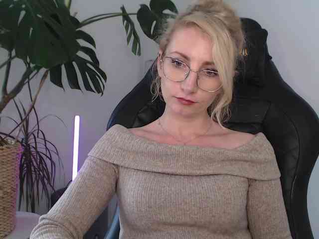 CinderellaMoon webcam
