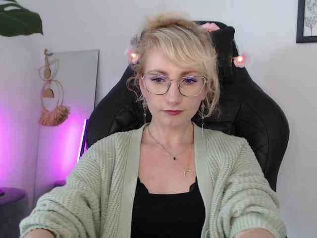 CinderellaMoon webcam