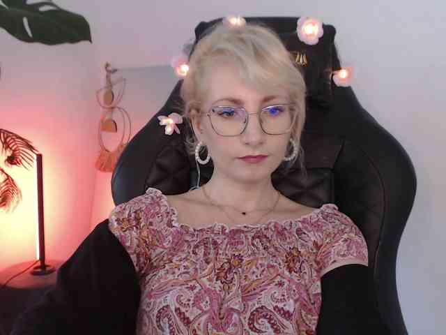 CinderellaMoon webcam