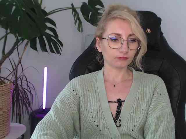 CinderellaMoon webcam