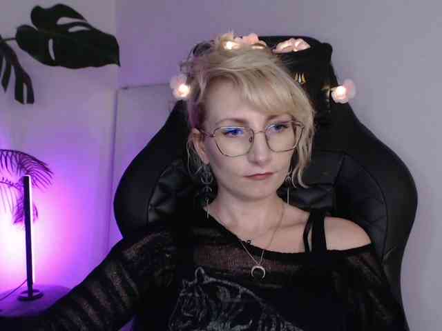 CinderellaMoon webcam