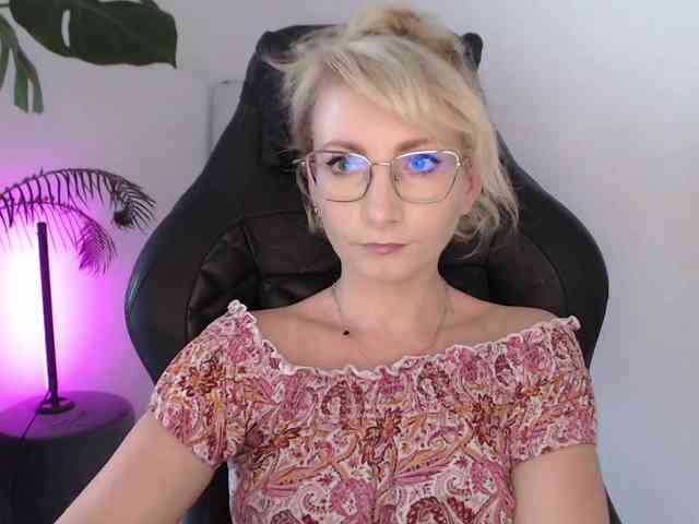 CinderellaMoon webcam