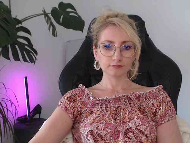 CinderellaMoon webcam