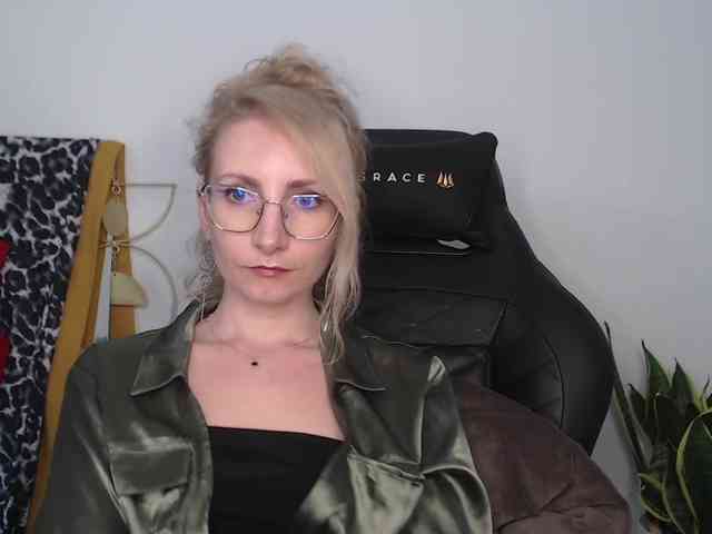 CinderellaMoon webcam