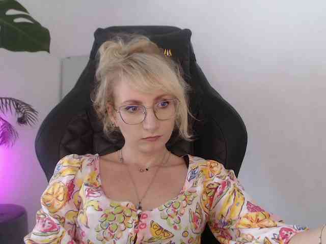 CinderellaMoon webcam
