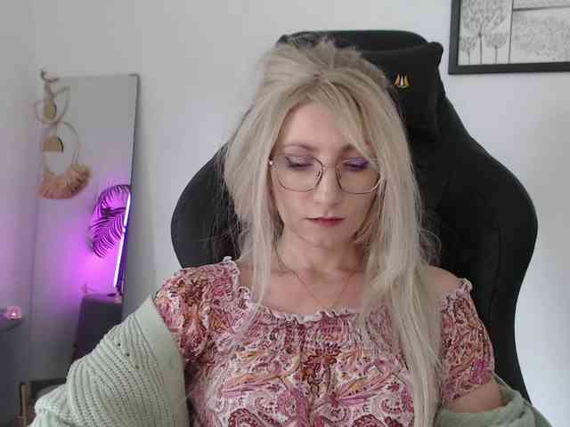 CinderellaMoon webcam