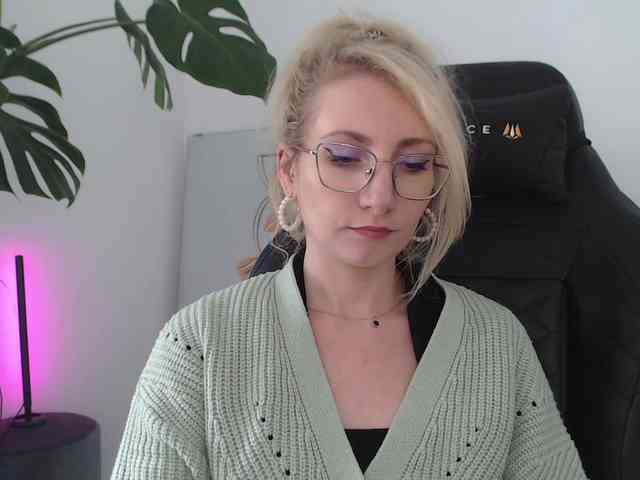 CinderellaMoon webcam