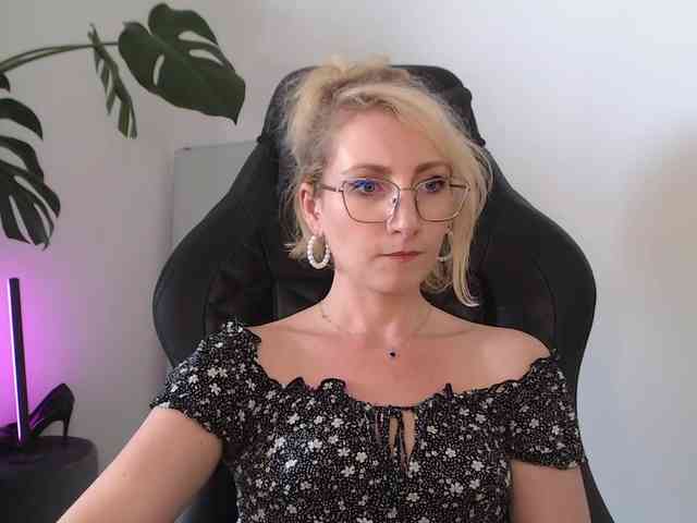 CinderellaMoon webcam