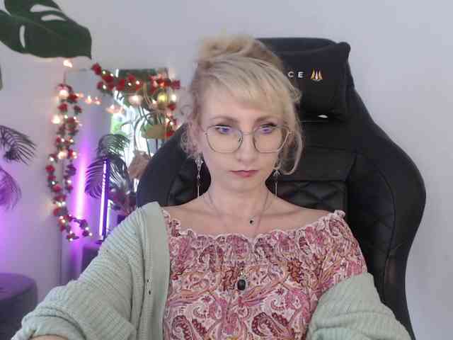 CinderellaMoon webcam