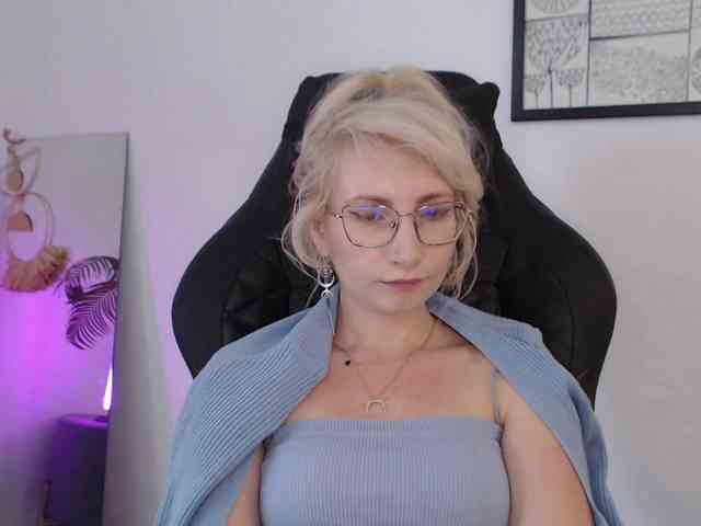 CinderellaMoon webcam