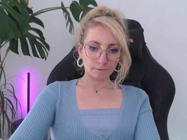 CinderellaMoon webcam