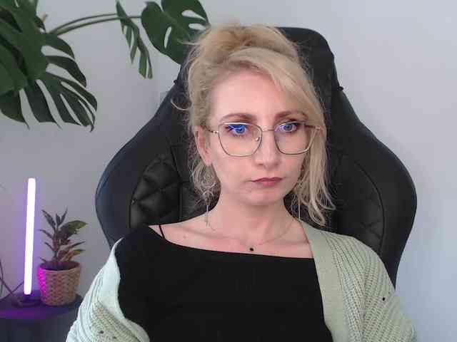 CinderellaMoon webcam