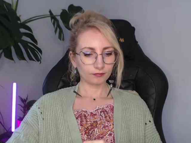 CinderellaMoon webcam