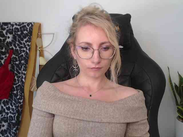 CinderellaMoon webcam