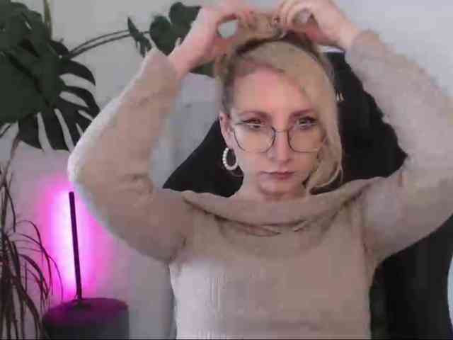 CinderellaMoon webcam