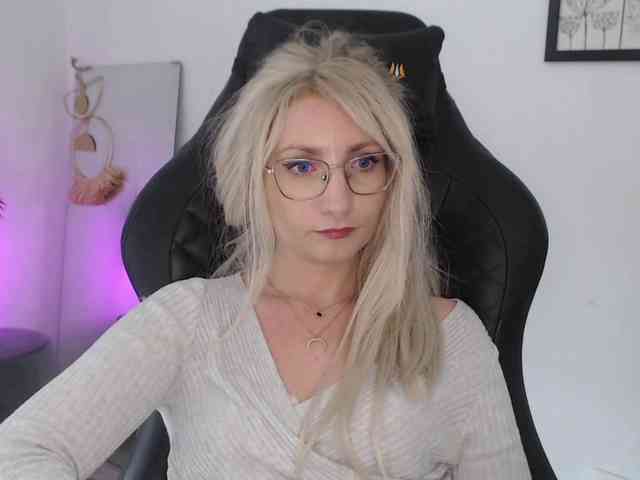 CinderellaMoon webcam