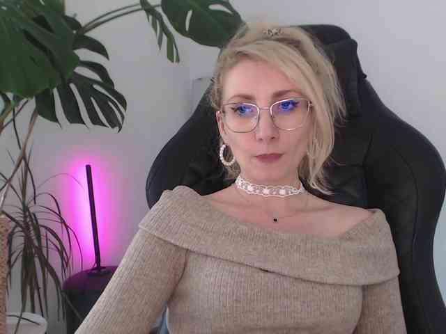 CinderellaMoon webcam