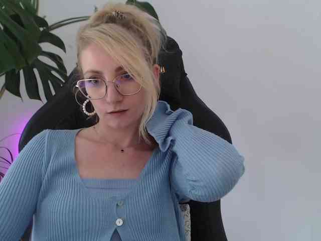CinderellaMoon webcam