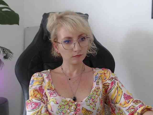 CinderellaMoon webcam