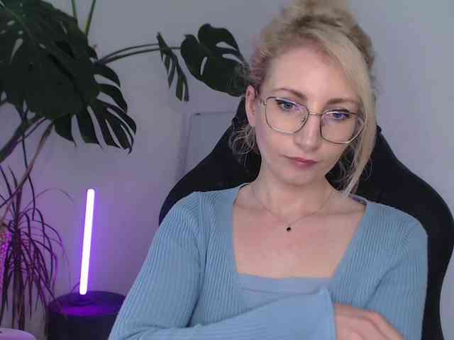CinderellaMoon webcam