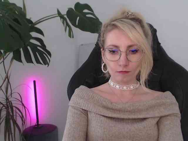 CinderellaMoon webcam