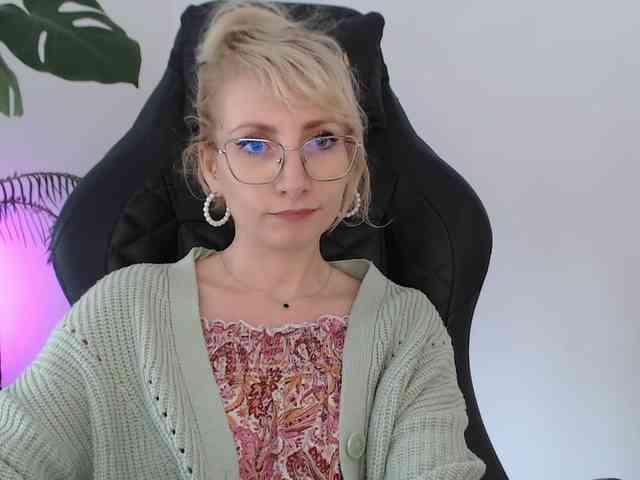 CinderellaMoon webcam