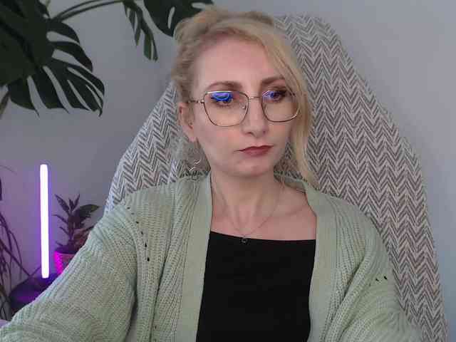 CinderellaMoon webcam