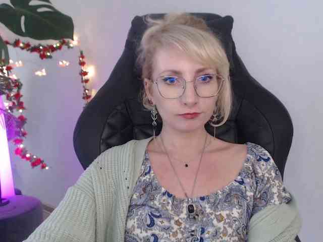 CinderellaMoon webcam