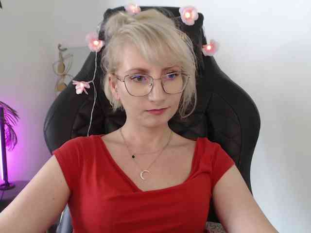 CinderellaMoon webcam