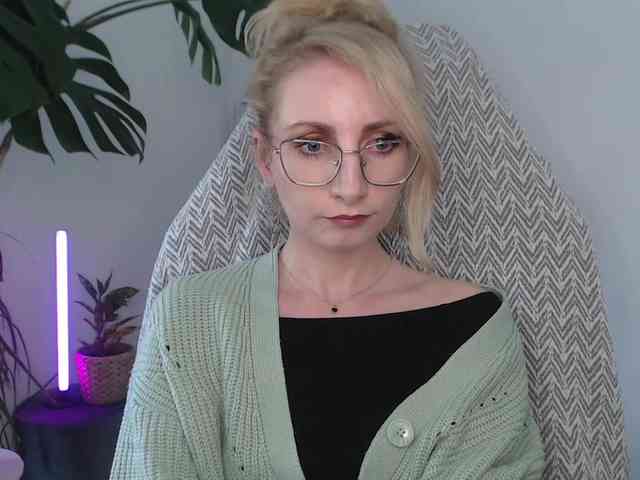 CinderellaMoon webcam