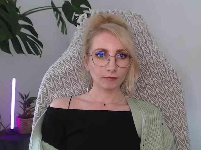 CinderellaMoon webcam