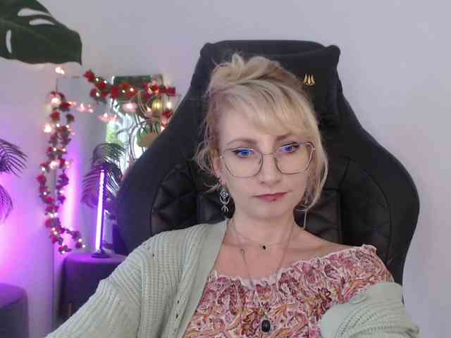 CinderellaMoon webcam