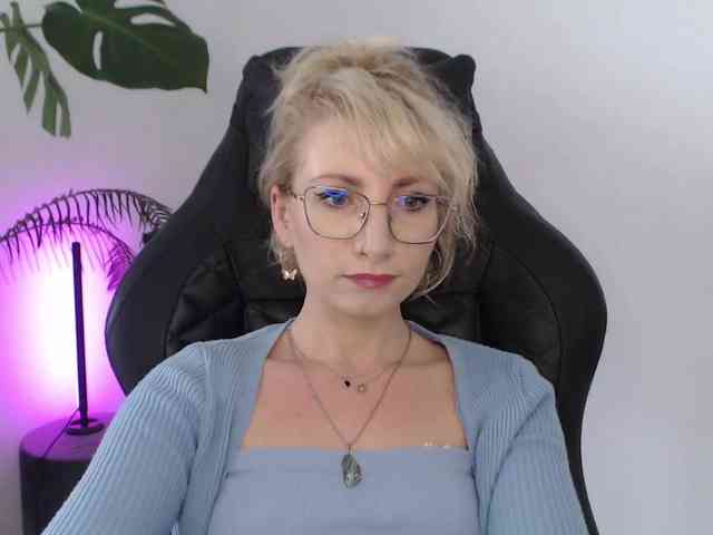 CinderellaMoon webcam