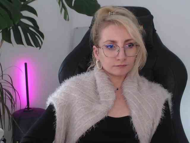 CinderellaMoon webcam