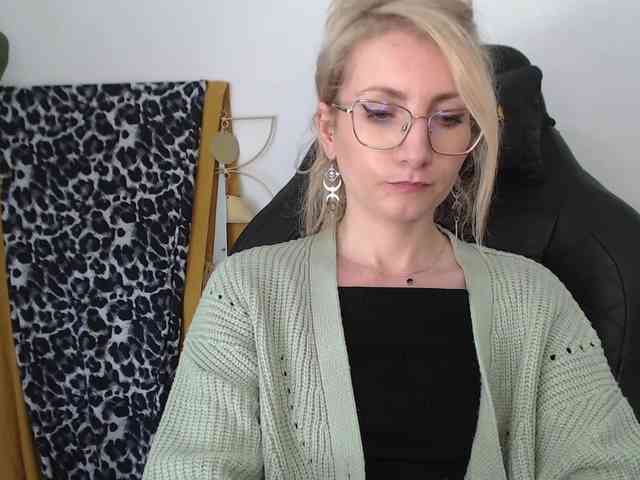 CinderellaMoon webcam