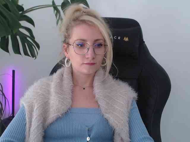 CinderellaMoon webcam
