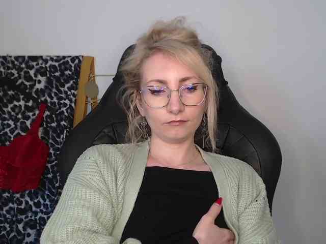 CinderellaMoon webcam